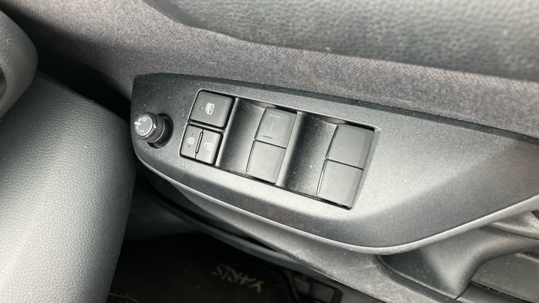 Toyota Yaris 1.5 Hybrid Design 5dr CVT Hybrid Hatchback